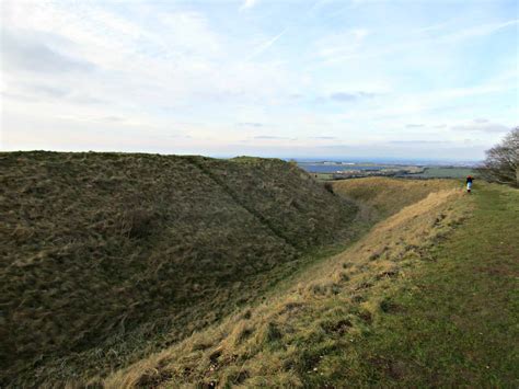 where is barbury castle.